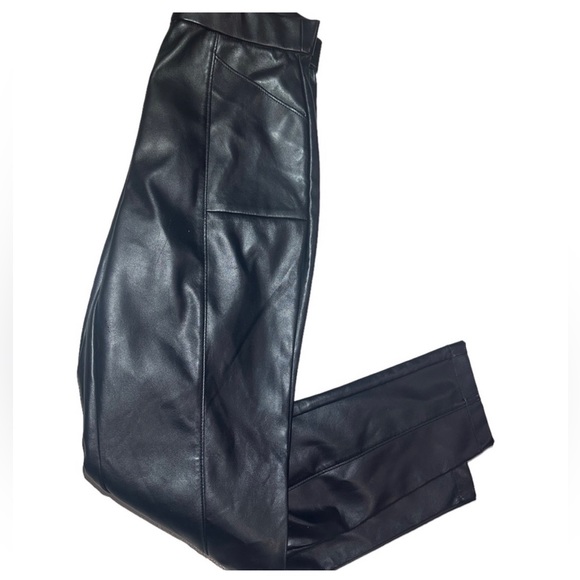 Faux leather pants - Picture 2 of 5